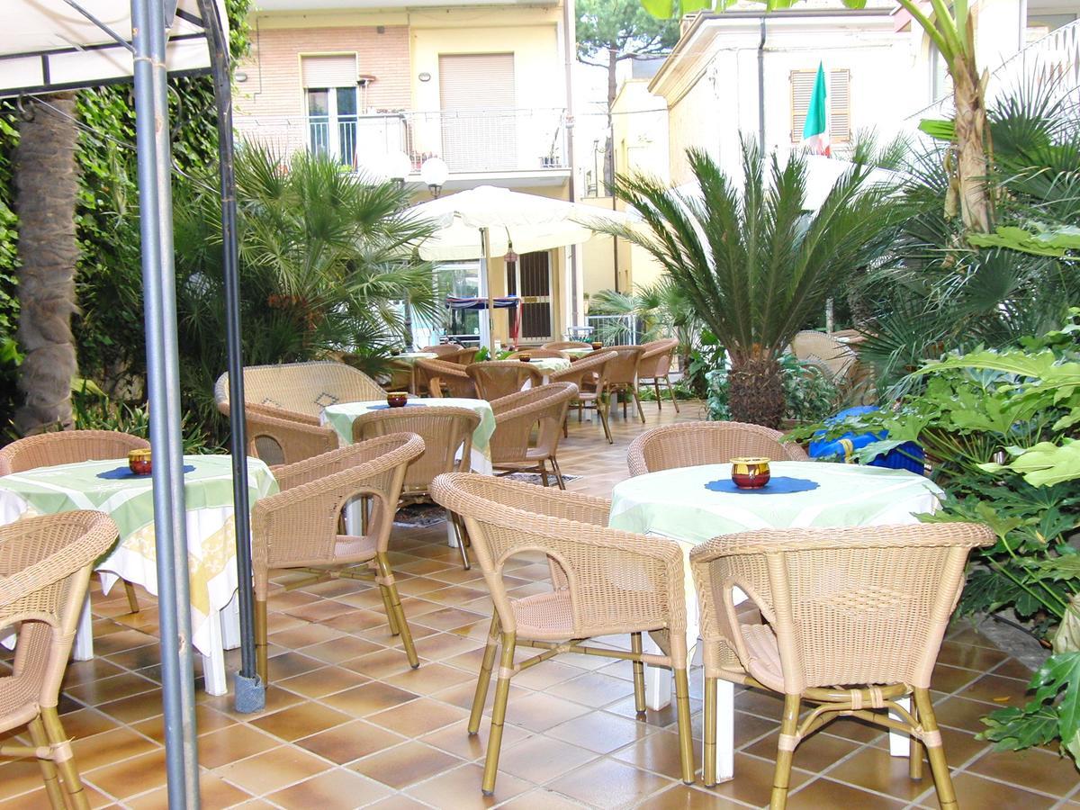 Hotel Resort Marinella Gabicce Mare Exterior foto