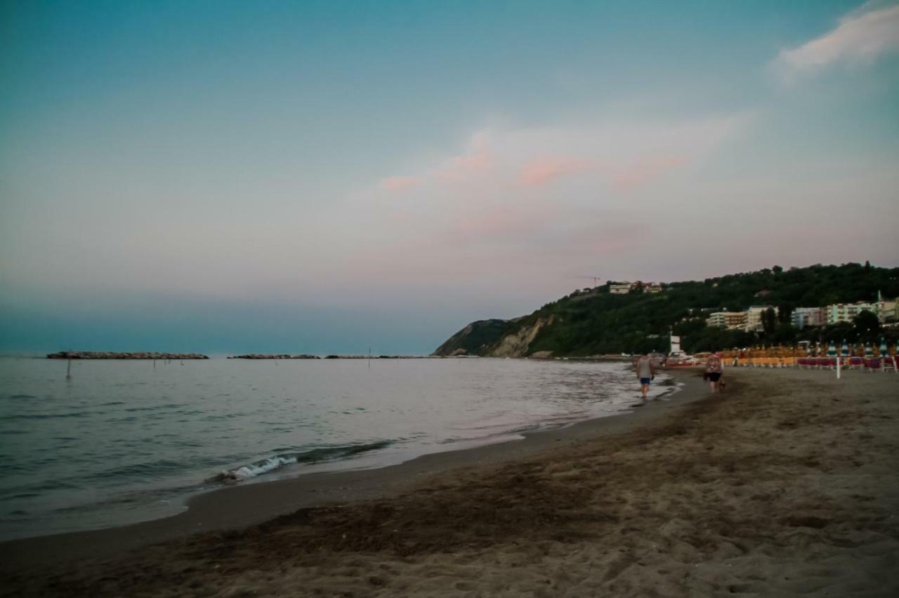 Hotel Resort Marinella Gabicce Mare Exterior foto